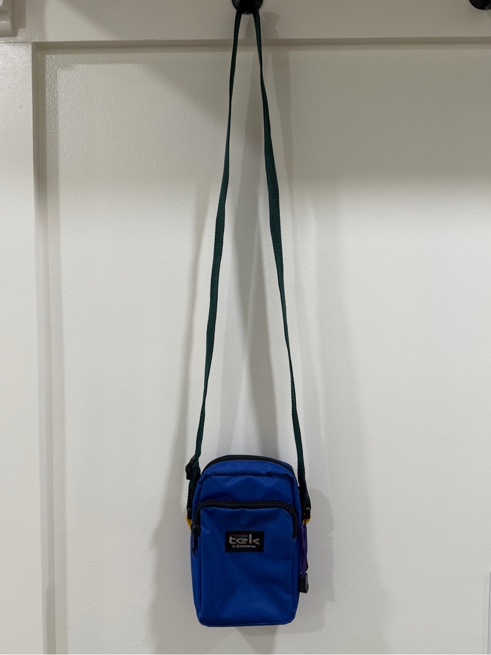 Retro TEK by Tamrac Blue Compact Camera Bag with Crossbody Strap
